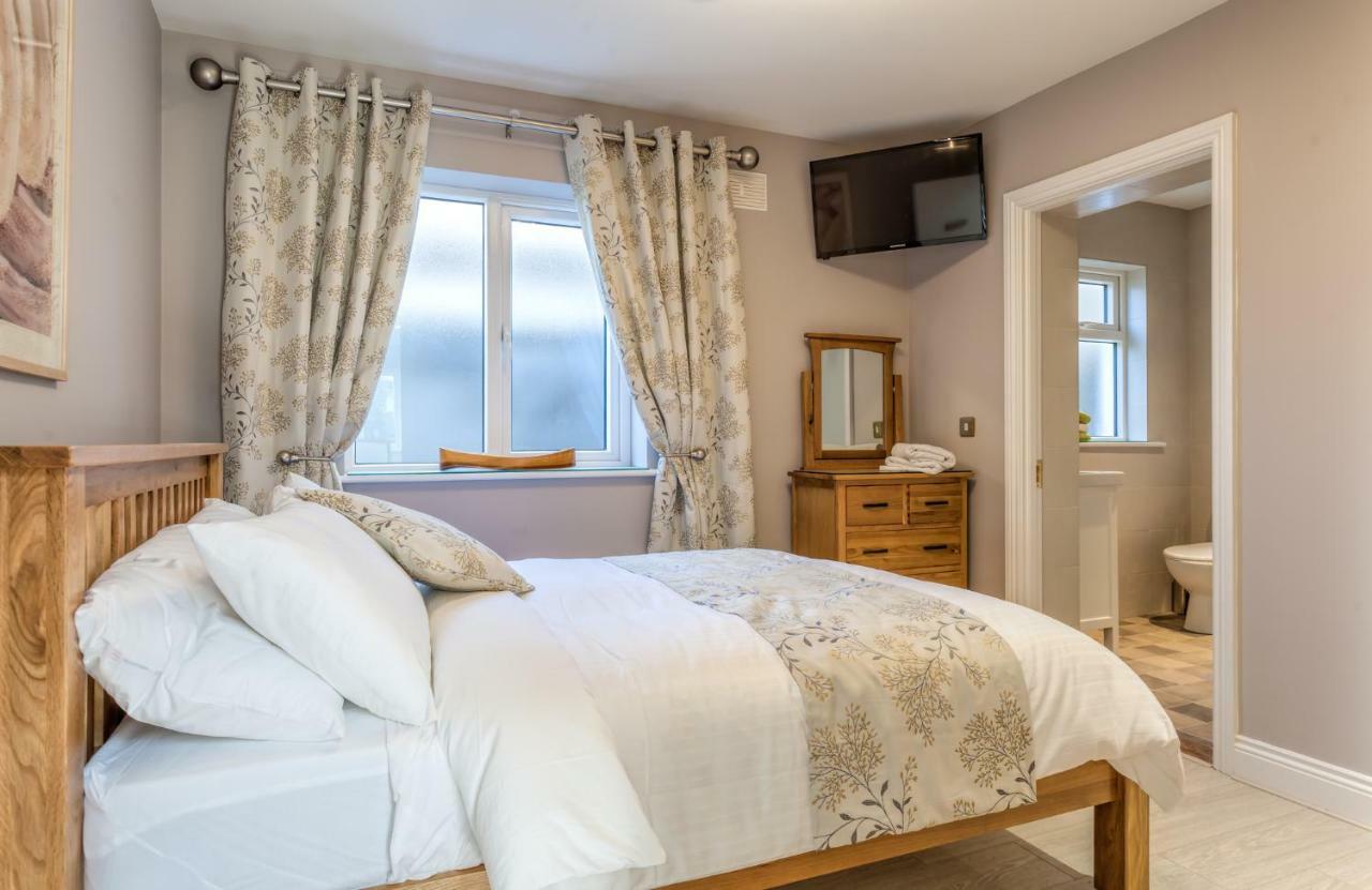 Tintawn House Hotel Sandyford Esterno foto