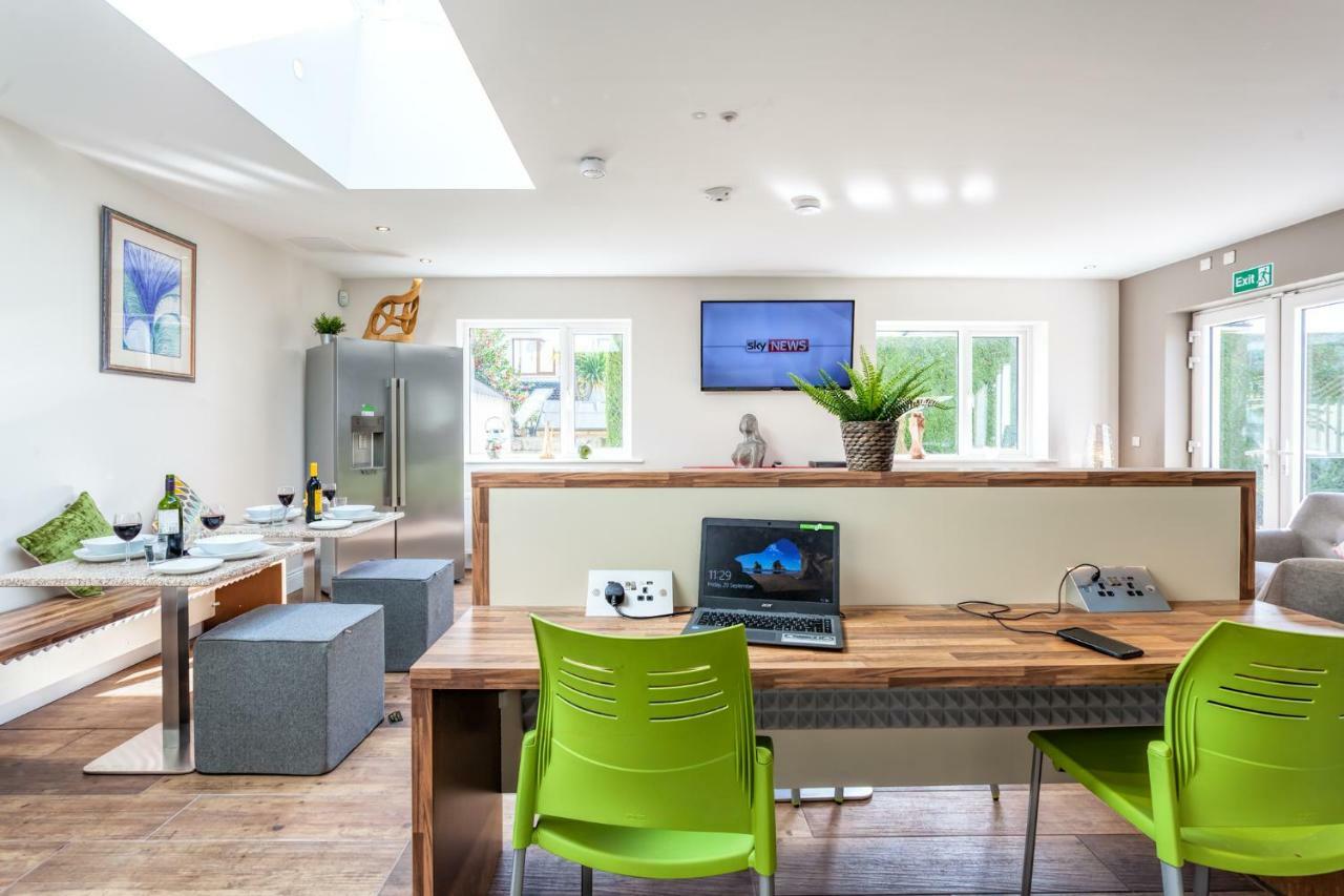 Tintawn House Hotel Sandyford Esterno foto