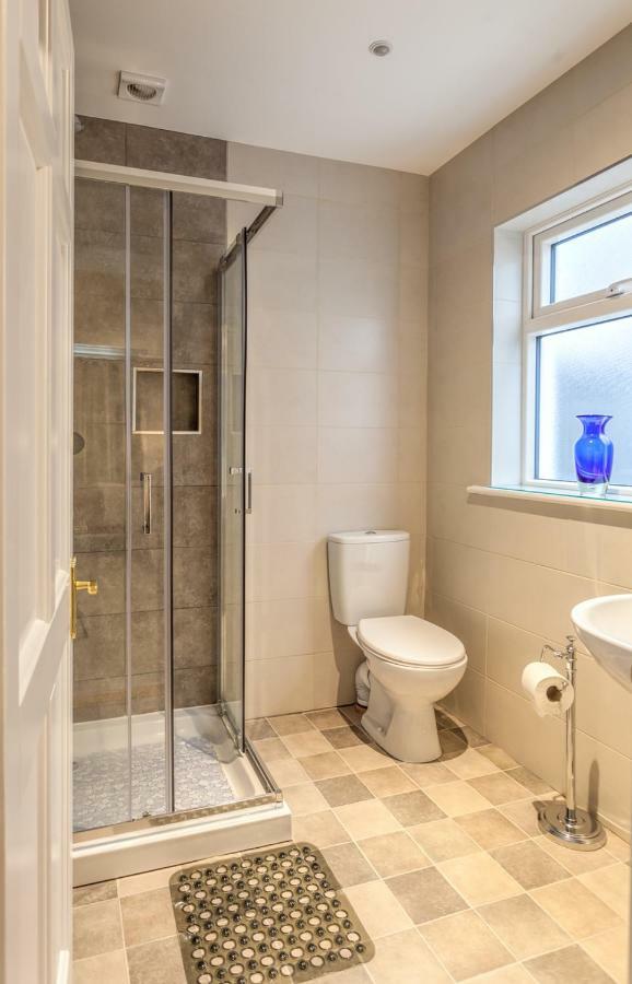 Tintawn House Hotel Sandyford Esterno foto