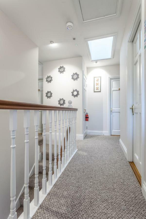 Tintawn House Hotel Sandyford Esterno foto