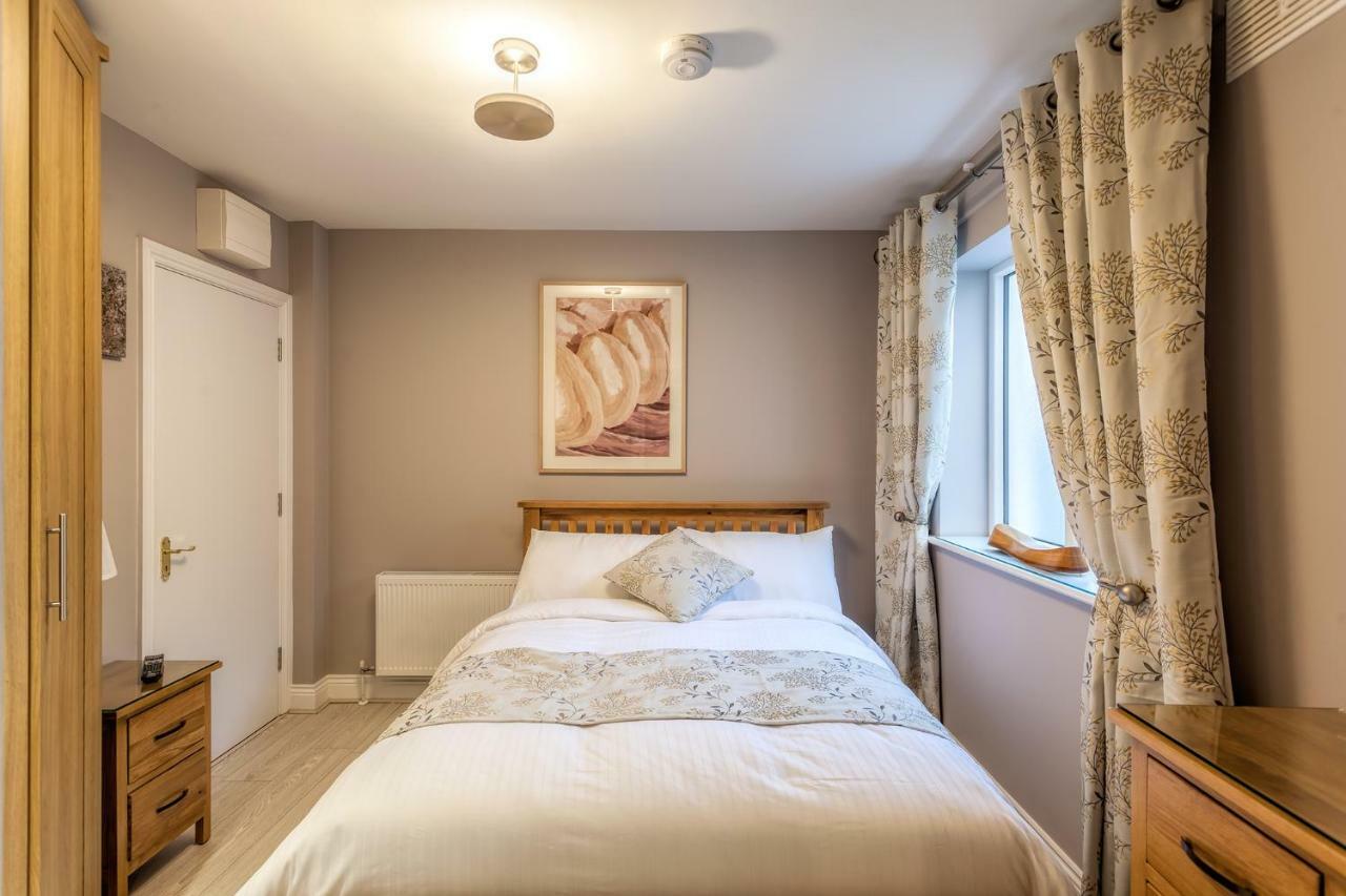 Tintawn House Hotel Sandyford Esterno foto